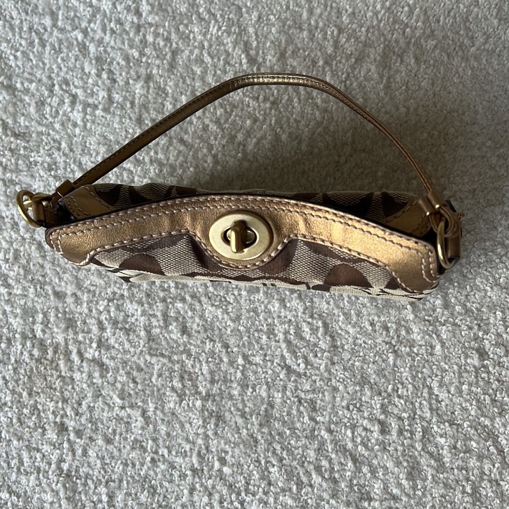 Coach baguette in gold - Picture 3 of 5